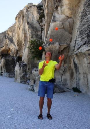 Le Baux: Festungsanlage mit Gaukler